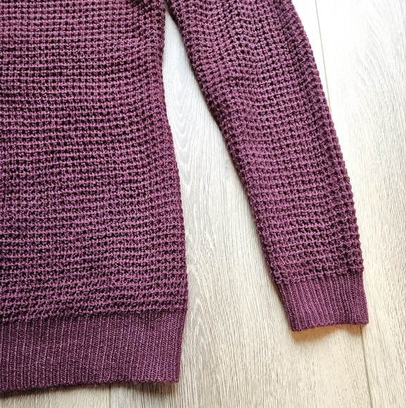 Women's 2Sable Burgundy Red Crew Neck Tectured Knit Long Sleeve Sweater | Small - Picture 3 of 7